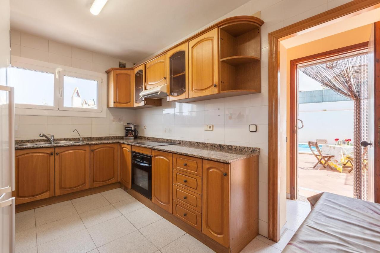Villa Lilia Виланова-и-ла-Желтру Экстерьер фото